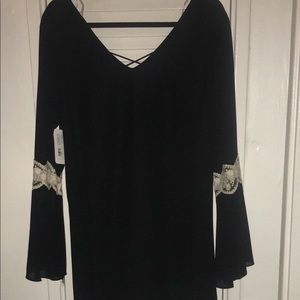 Bell Sleeved flowy dress black size Large